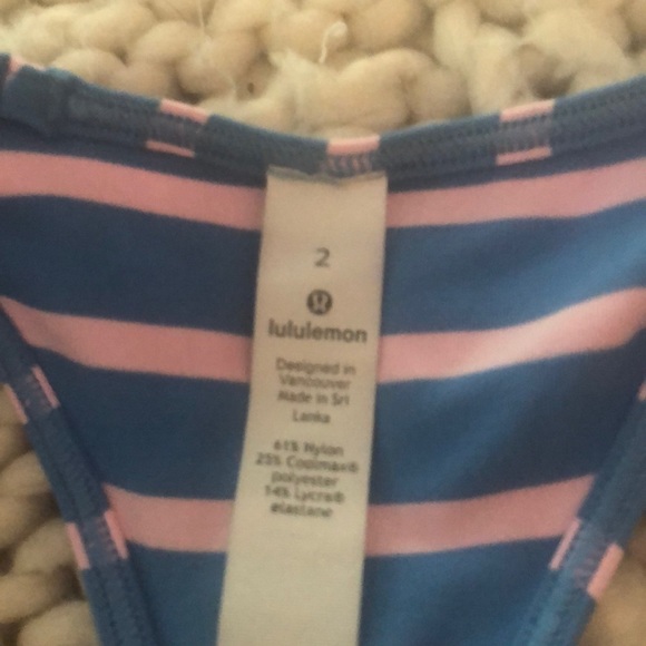 Lululemon racer back tank sz 2 - Picture 4 of 4